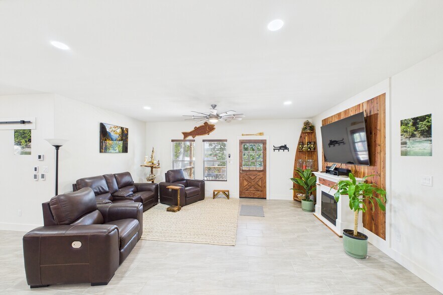 More Photos Of 141 County Road 851, Elizabeth Hotel For Sale