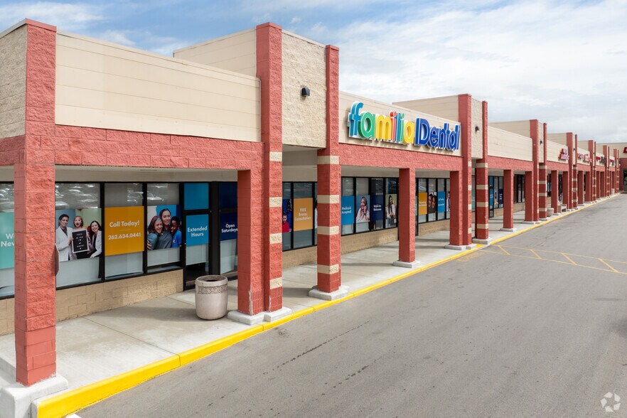 More Photos Of 5201 Washington Ave, Mount Pleasant Storefront For Lease