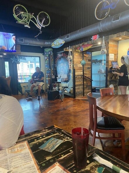 More Photos Of 606 N Pinellas Ave, Tarpon Springs Restaurant For Sale