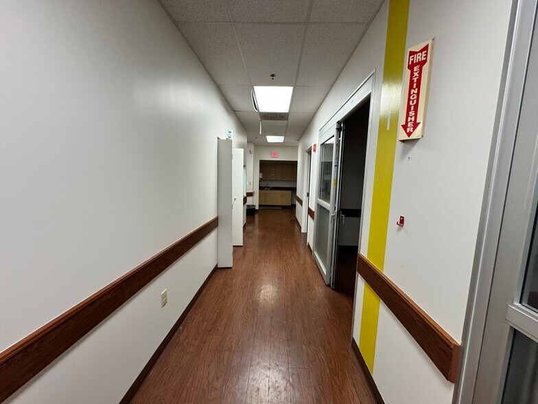 More Photos Of 1215 Dunn Ave, Jacksonville Medical For Lease