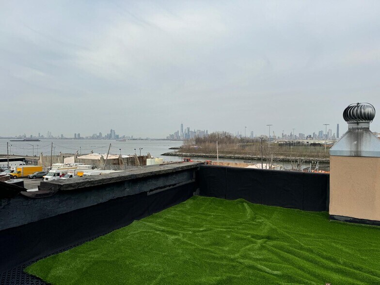 More Photos Of 3 Whale Sq, Brooklyn Warehouse For Lease