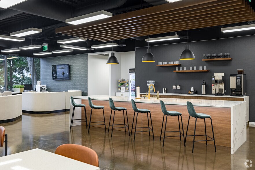 More Photos Of 3100 Interstate N Cir, Atlanta Coworking Space