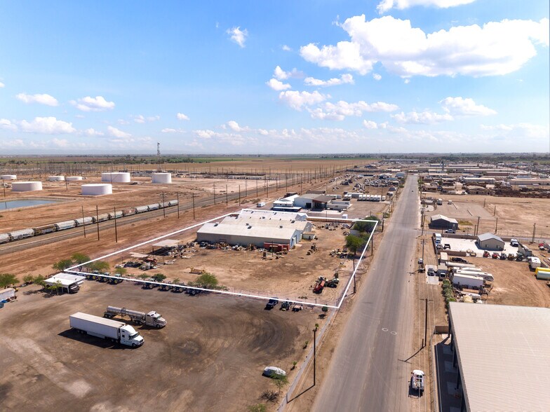 More Photos Of 220 E Commercial Ave, El Centro Manufacturing For Sale