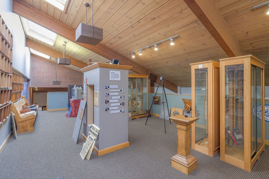 More Photos Of 8880 Ballentine St, Overland Park Office For Sale