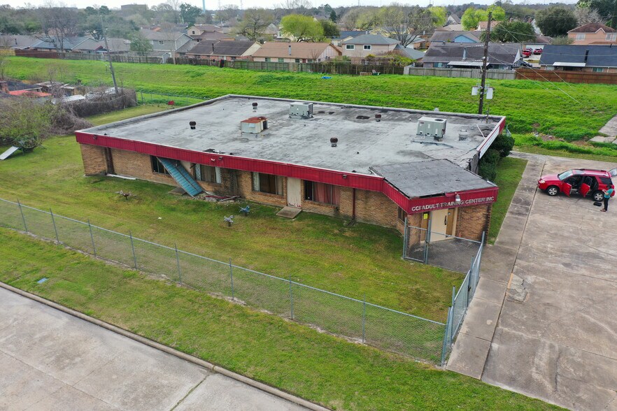 More Photos Of 11526 Walters Rd, Houston General Retail For Sale
