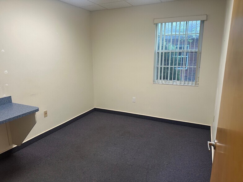 More Photos Of 4611 NW 53rd Ave, Gainesville Office For Lease