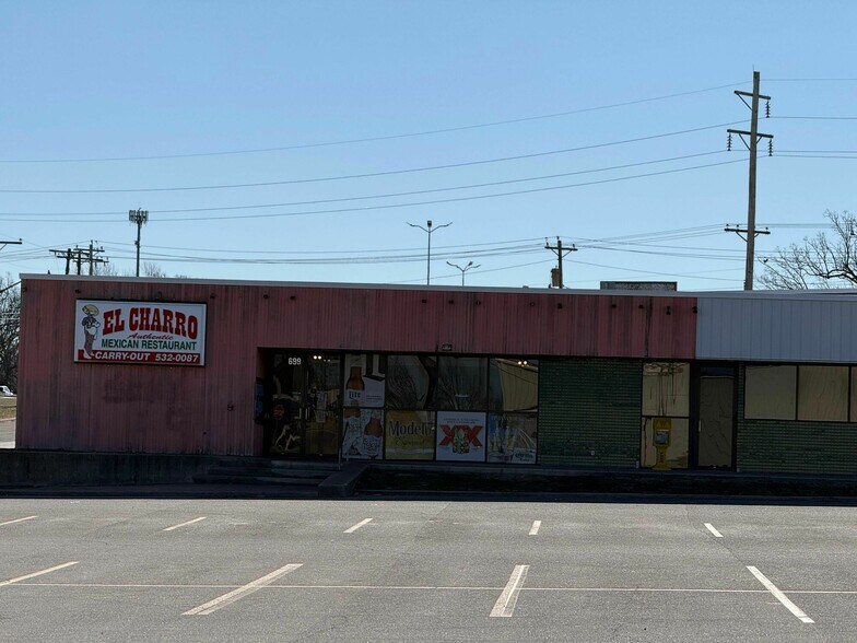 More Photos Of 689-699 S Monroe St, Lebanon General Retail For Sale