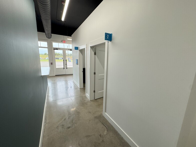 More Photos Of 6376 Silo Square Lane South, Southaven Storefront For Lease