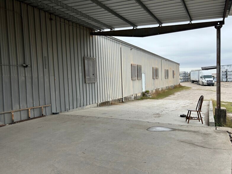 More Photos Of 5568 Ayers St, Corpus Christi Warehouse For Lease