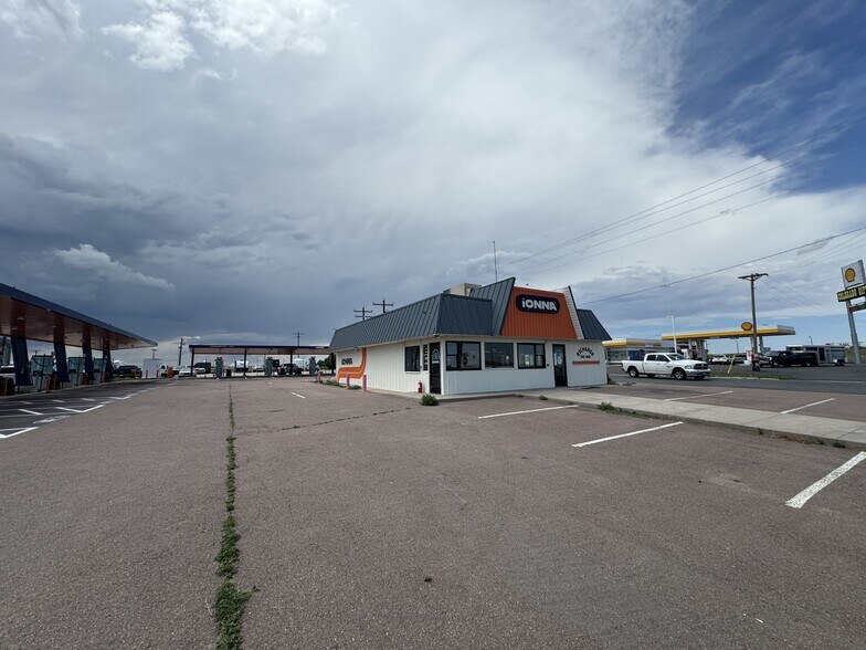 More Photos Of 290 Main St, Limon Restaurant For Lease