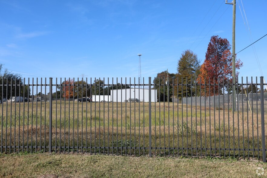 More Photos Of 24501 Hufsmith Kohrville Rd, Tomball Warehouse For Lease