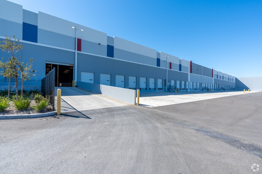 More Photos Of 7180 Badiee Dr, Sacramento Warehouse For Lease