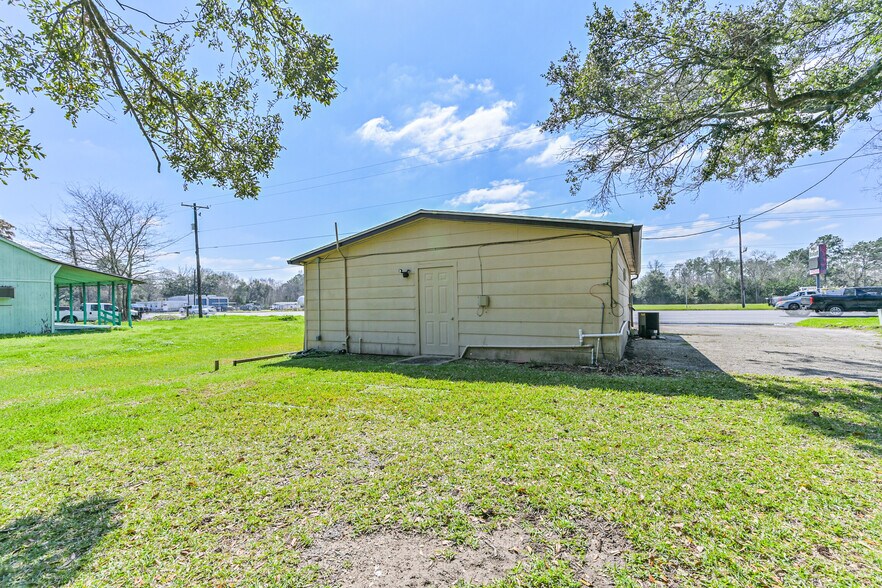 More Photos Of 2466 W Highway 6, Alvin Office Residential For Sale