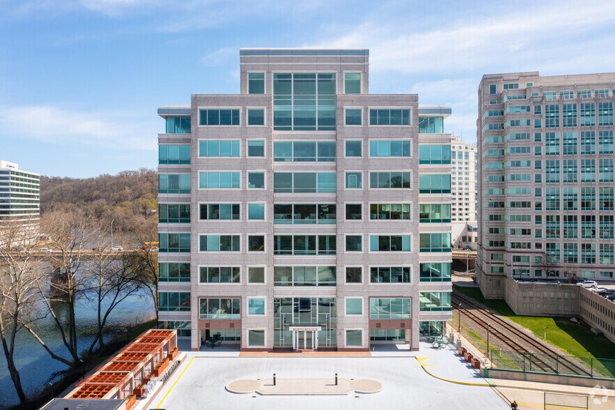 More Photos Of 300 Barr Harbor Dr, West Conshohocken Office For Lease