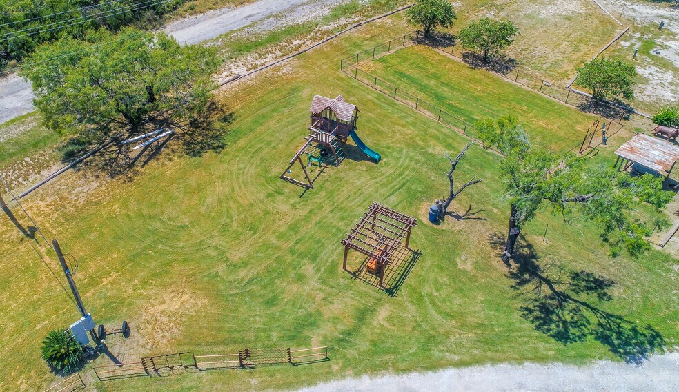 More Photos Of 2393 S Highway 37, Three Rivers Trailer Camper Park For Sale