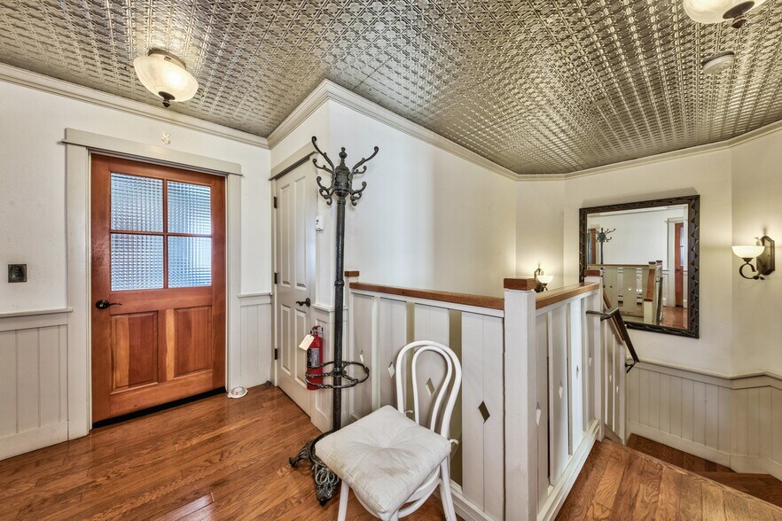 More Photos Of 10116 Jibboom St, Truckee Office Residential For Sale