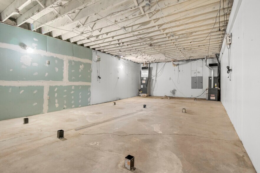 More Photos Of 8411 Southfield Fwy, Detroit Auto Dealership For Sale