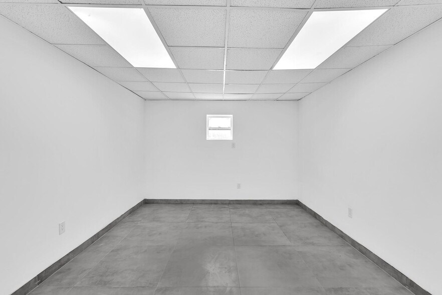 More Photos Of 570 NW 54th St, Miami Auto Repair For Lease