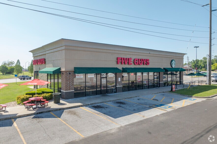 More Photos Of 9595 S Delaware Ave, Tulsa Unknown For Lease