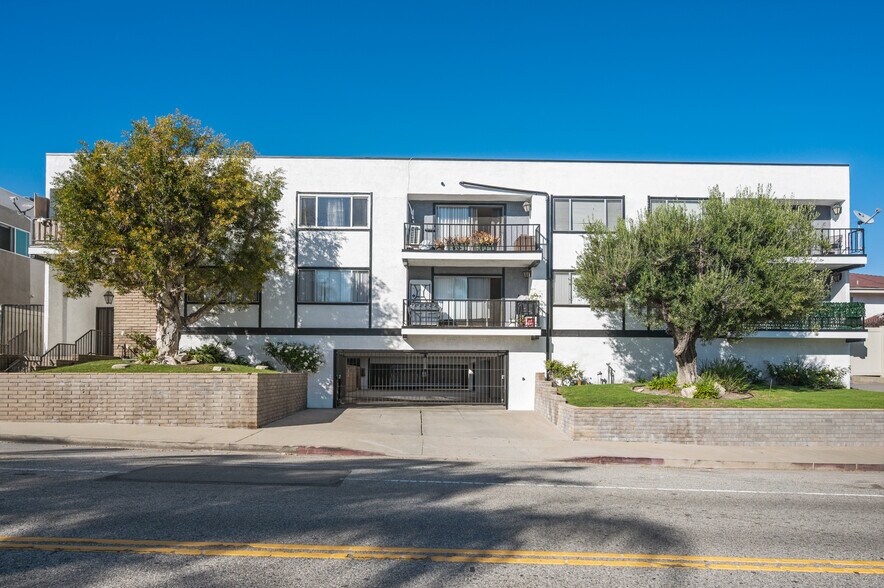 Primary Photo Of 1350 W 9th St, San Pedro Apartments For Sale