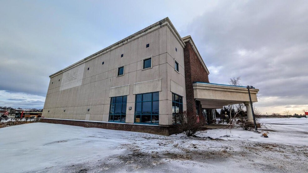 More Photos Of 116 Bangor Mall Blvd, Bangor Freestanding For Sale