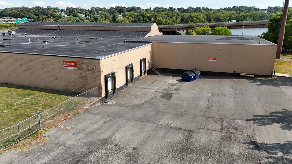 More Photos Of 10 N Ferry St, Albany Warehouse For Sale