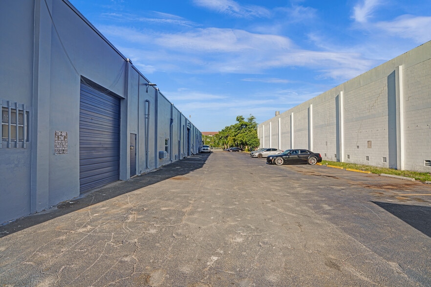 More Photos Of 12050 NE 14th Ave, Miami Warehouse For Lease