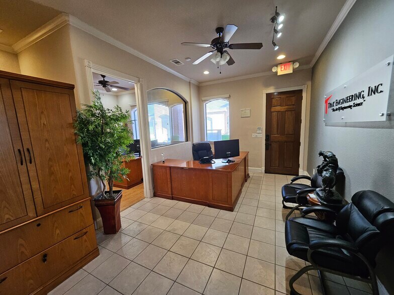 More Photos Of 1806 Snake River Rd, Katy Medical For Sale