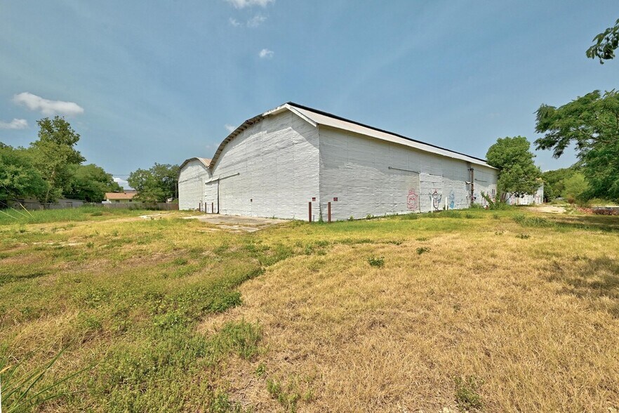 More Photos Of 312 Camacho St, San Marcos Warehouse For Lease