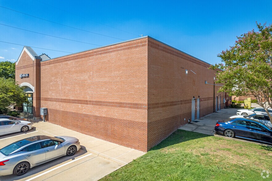 More Photos Of 6850 N Shiloh Rd, Garland Unknown For Lease