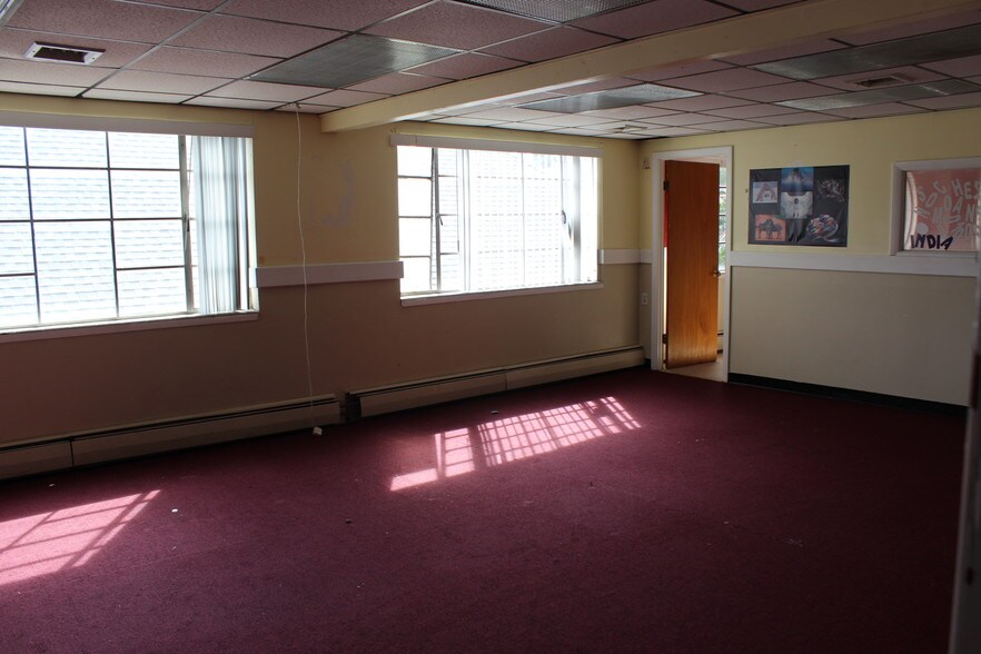 More Photos Of 1384-1388 Dixwell Ave, Hamden Office For Lease