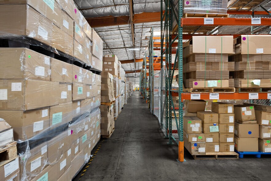 More Photos Of 525 Maple Ave, Torrance Distribution For Lease