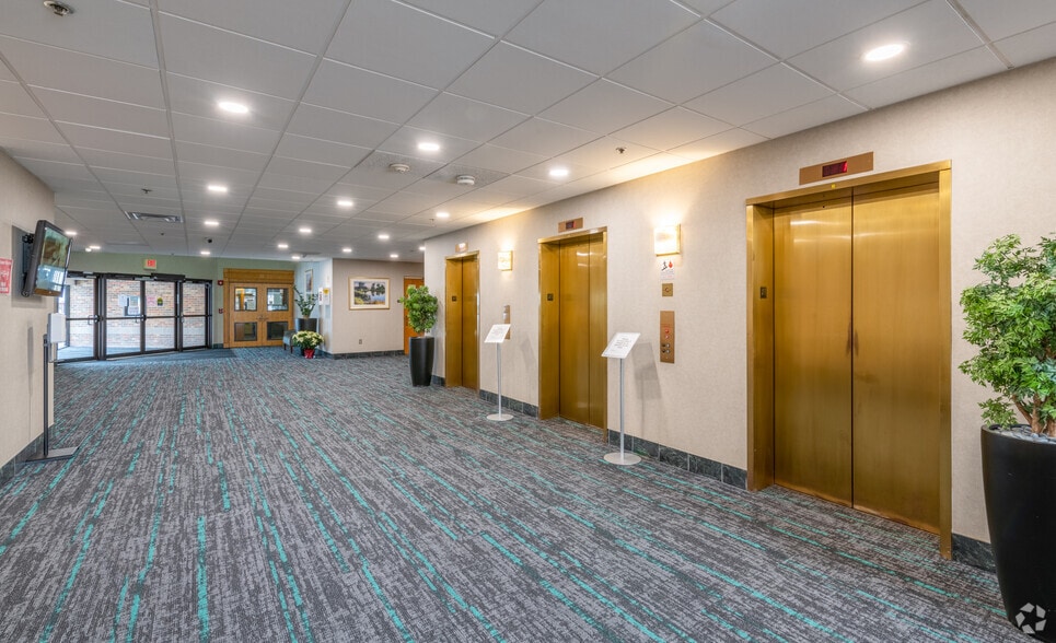 More Photos Of 10 Tara Blvd, Nashua Unknown For Lease