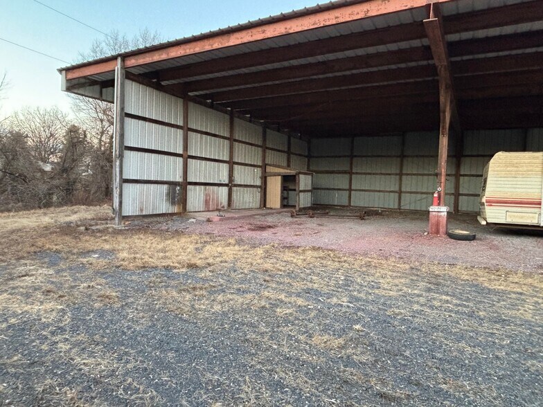 More Photos Of 2020 Chambersburg Rd, Gettysburg Warehouse For Lease