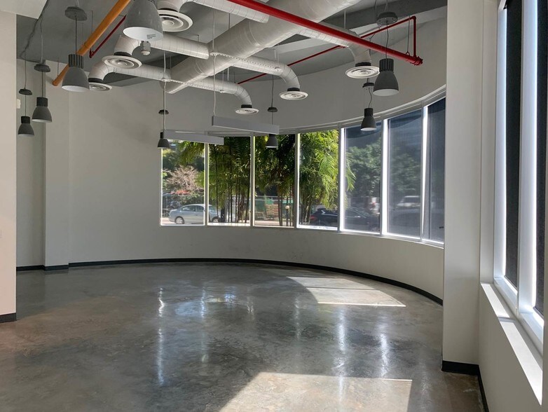 More Photos Of 66 SW 6th St, Miami Loft Creative Space For Lease