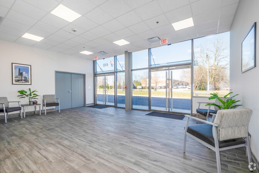 More Photos Of 410 Jack Enders Blvd, Berryville Industrial For Lease