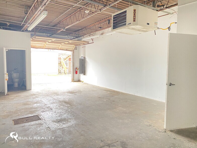 More Photos Of 5891 New Peachtree Rd, Doraville Warehouse For Lease