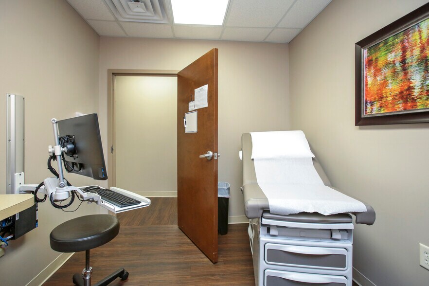 More Photos Of 12 Sammy McGhee Blvd, Jasper Medical For Sale