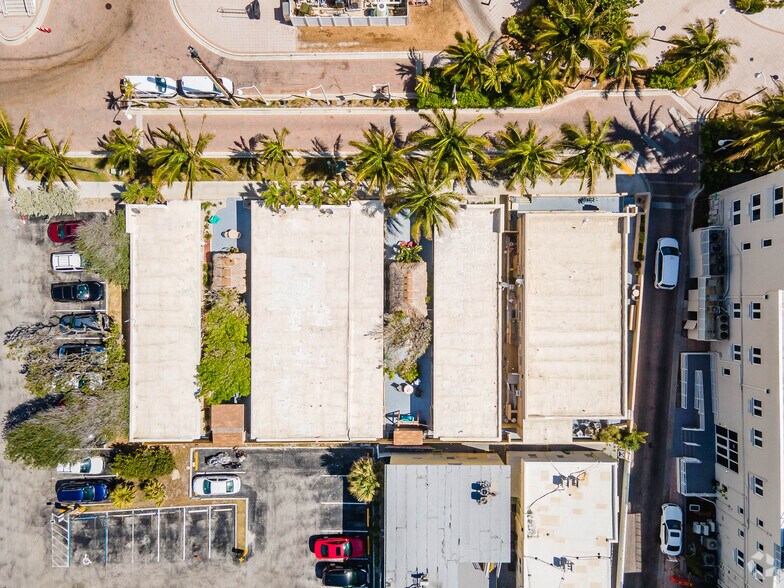 More Photos Of 310 Michigan St, Hollywood Hotel For Sale