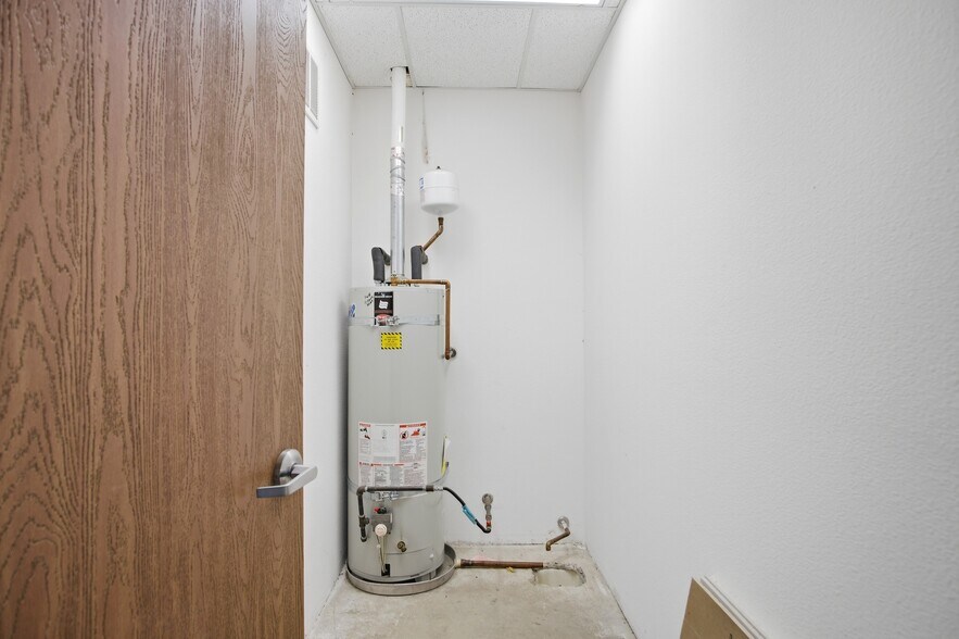 More Photos Of 5256 Pirrone Ct, Salida Warehouse For Lease
