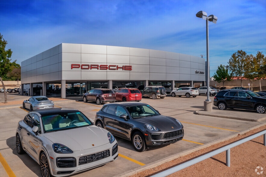 More Photos Of 9455 IH-10 W, San Antonio Auto Dealership For Sale