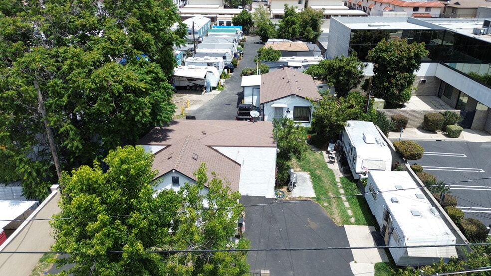 More Photos Of 7233 Somerset Blvd, Paramount Multifamily For Sale
