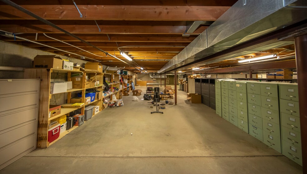 More Photos Of 337 Brady Ave, Caspian Office For Sale