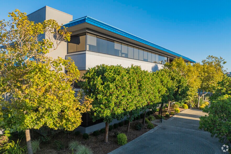 More Photos Of 100 Drakes Landing Rd, Greenbrae Unknown For Lease
