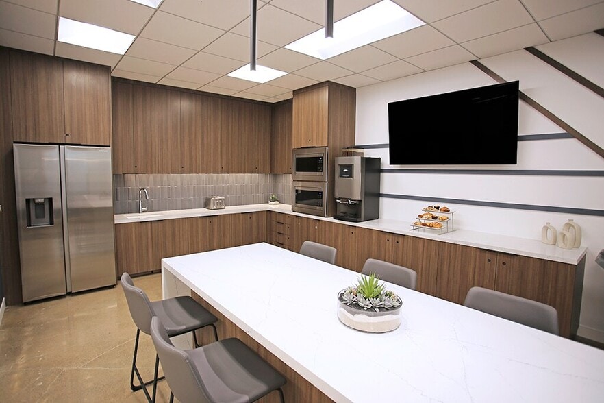 More Photos Of 4000 MacArthur Blvd, Newport Beach Coworking Space