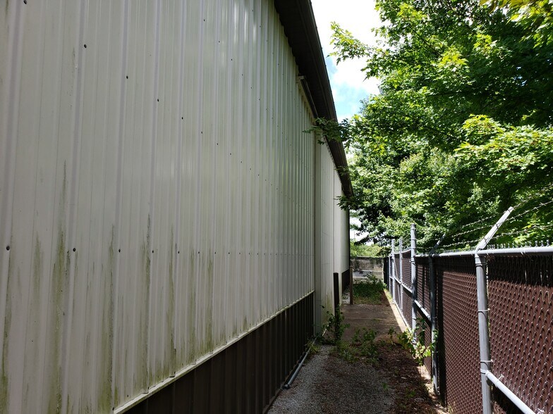 More Photos Of 410 Hope Ave, Columbus Flex For Lease