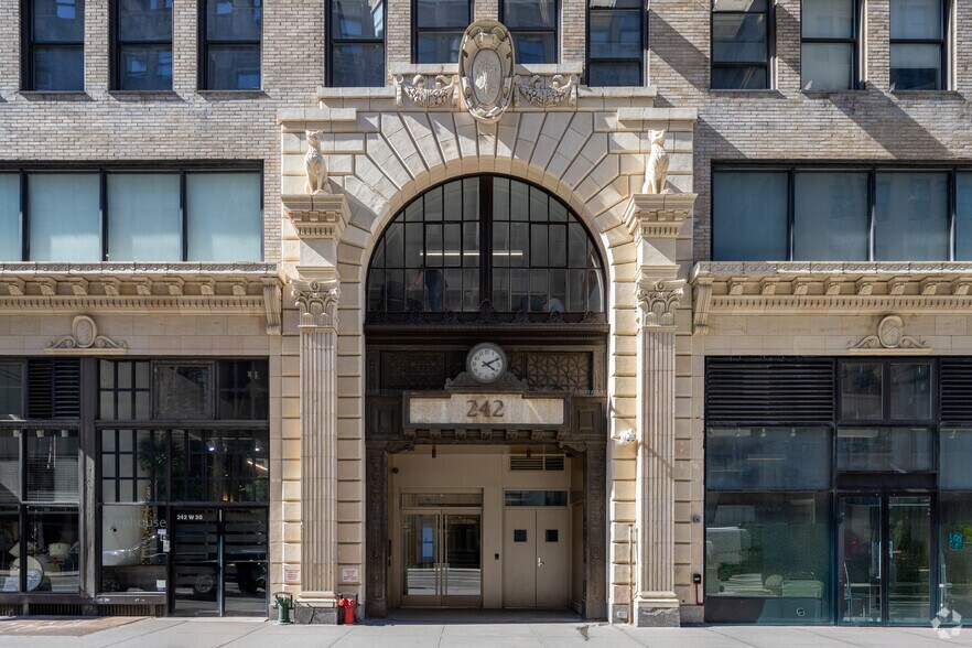 More Photos Of 242 W 30th St, New York Office For Lease