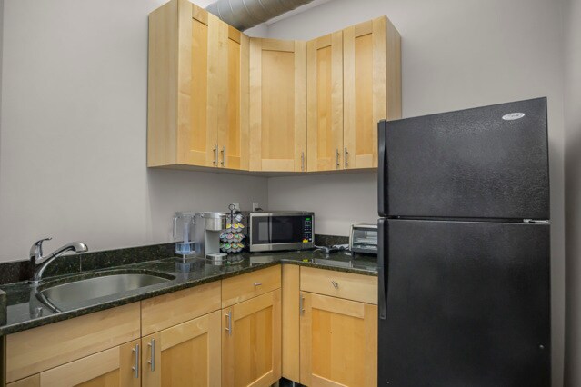 More Photos Of 2511 W Columbus Dr, Tampa Medical For Sale
