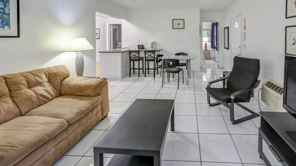 More Photos Of 1411 S Federal Hwy, Hollywood Hotel For Sale