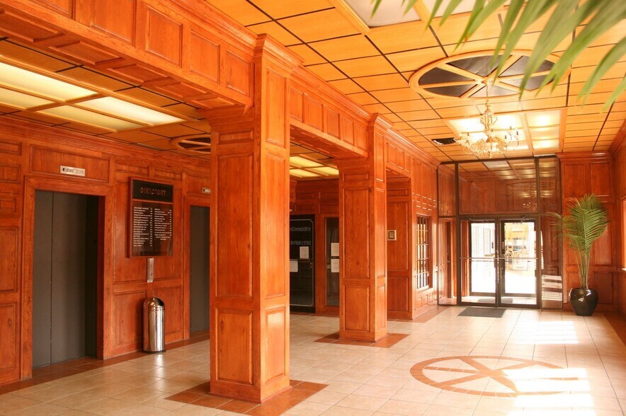 More Photos Of 6301 Rockhill Rd, Kansas City Office For Lease